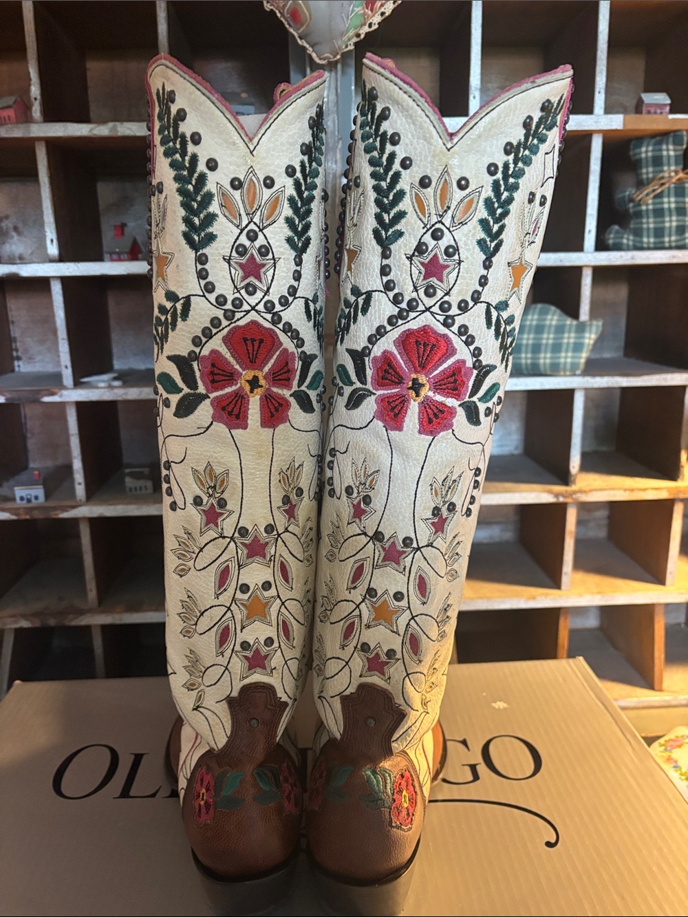 RARE 🌺Old Gringo Cream Leather Boots with Brown and beautiful Embroidery - Picture 4 of 15